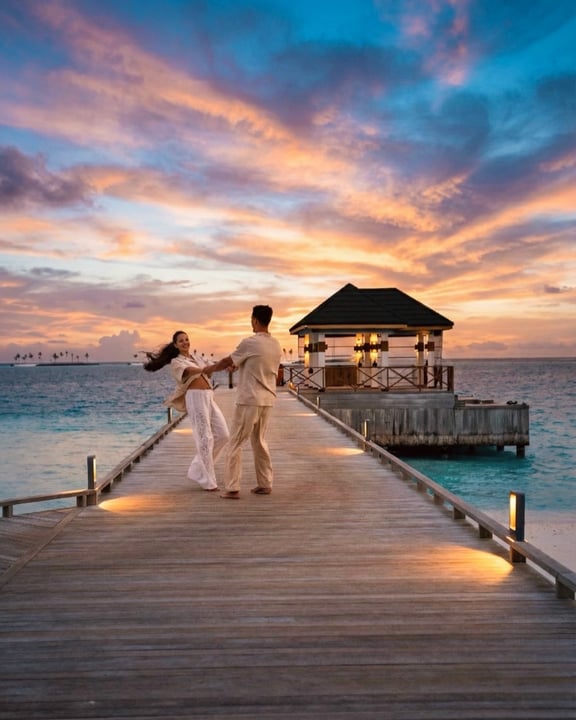 Joy Island Maldives, couple, travel, honeymoon, all inclusive, atoll, resort, hotel