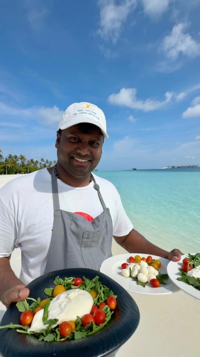 Nothing is impossible at @JoyIslandMaldives!

Fresh mozzarella and artisanal dairy products, locally made on the island: zero kilometers and infinite flavor, in the heart of the atolls.

🐮 @ItalianDa