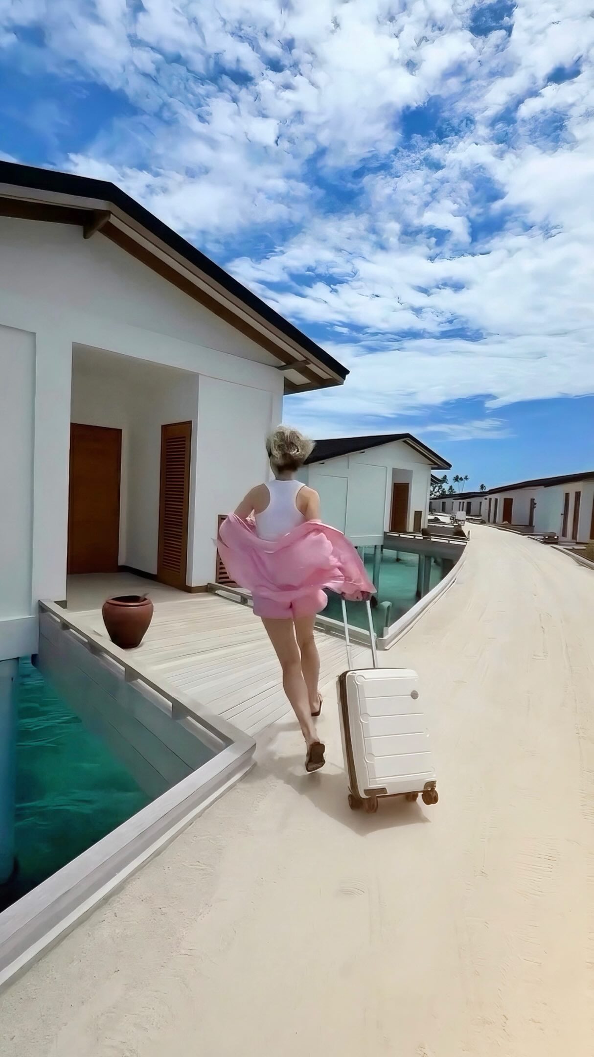 I don’t care… I love @JoyIslandMaldives!

🎬 @kattrin 

#joyislandmaldives #maldives #allinclusive #resort #viral