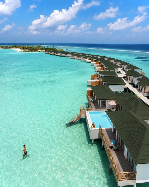 Joy Island Maldives, Resort, All-Inclusive, Hotel, Infinity Pool, Lagune, Atoll, Urlaub, Ferien
