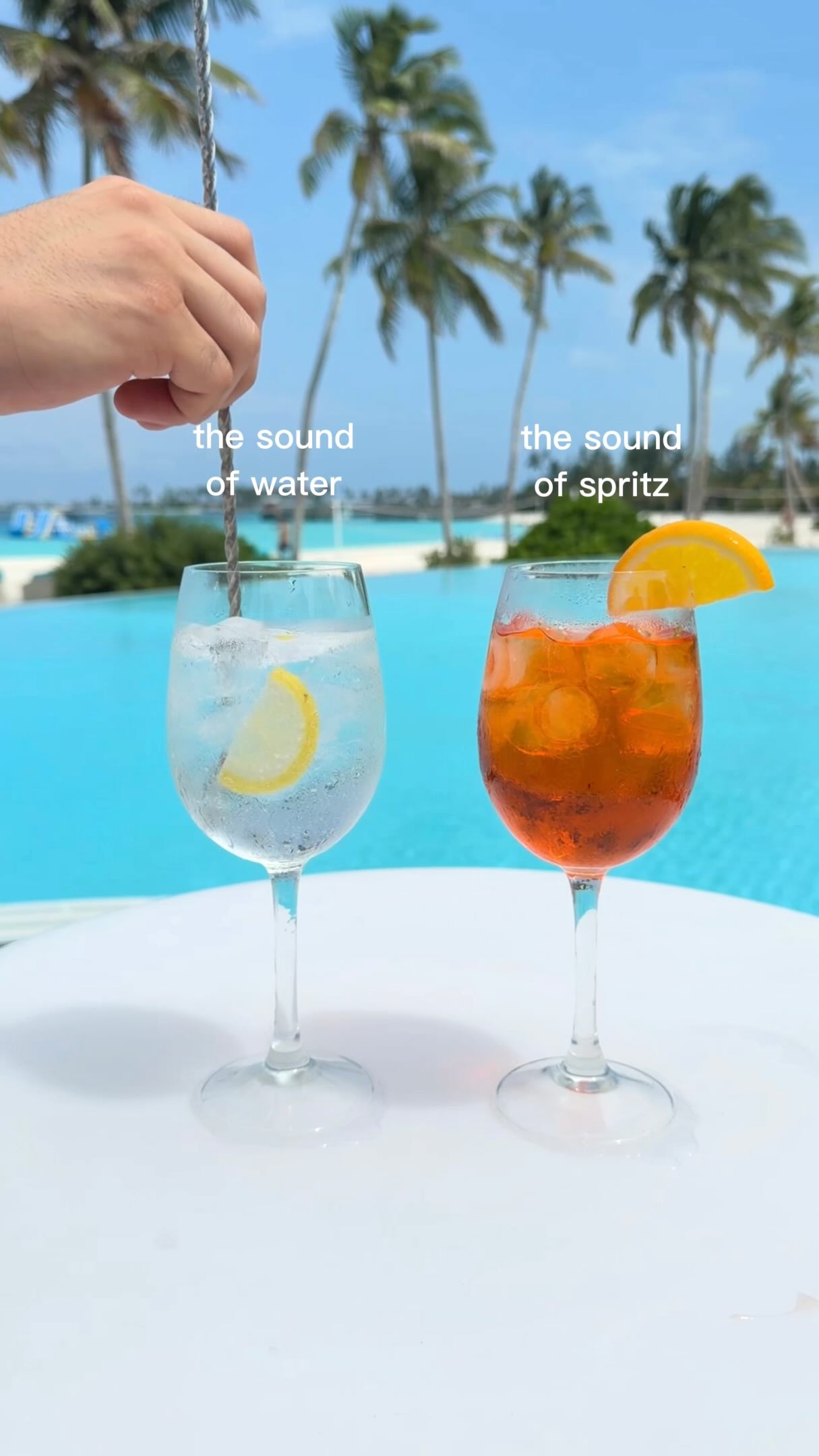 Das Geräusch, wenn Sie in den Urlaubsmodus schalten. 🔕🏝️🎶

So fühlt sich Ihr Glücksort an 👉 @JoyIslandMaldives von @TheCocoonCollection!

#joyisland #maldives #allinclusive #hotel #spritz