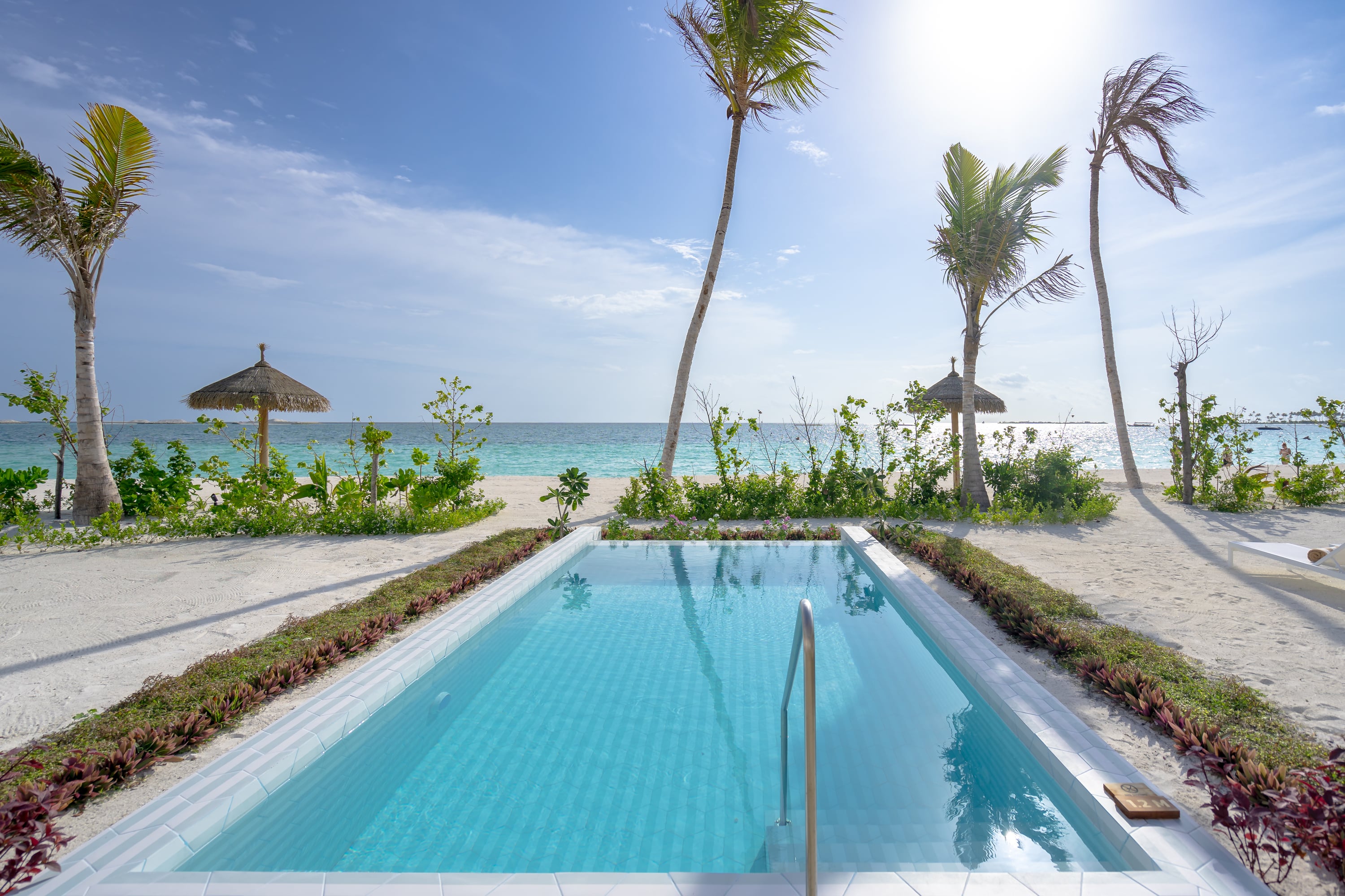 Two Bedroom Beach Residence mit privatem Pool im Joy Island Maldives by Cocoon Collection