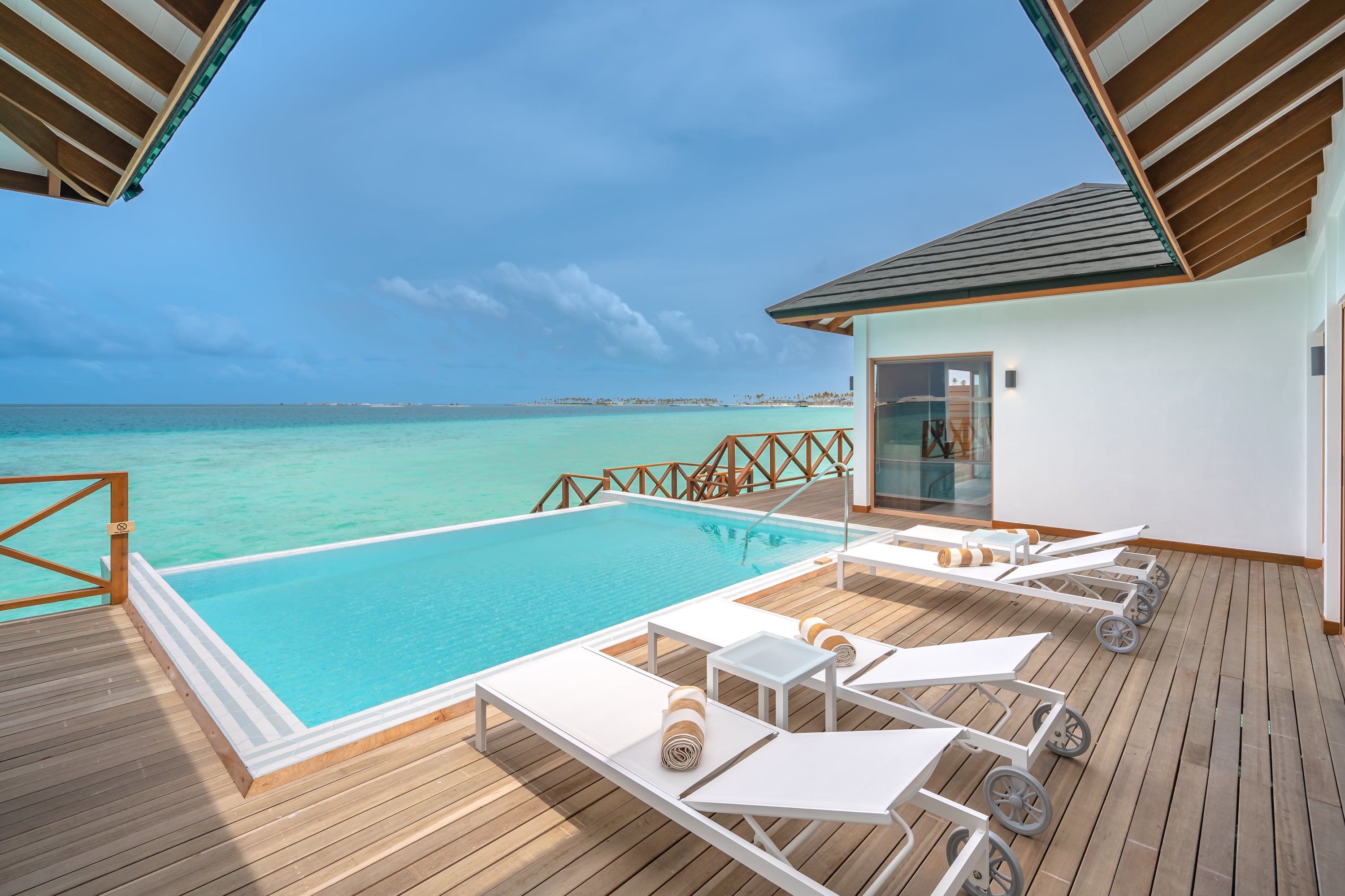 Two Bedroom Lagoon Residence mit privatem Pool (Overwater) im Joy Island Maldives by Cocoon Collection