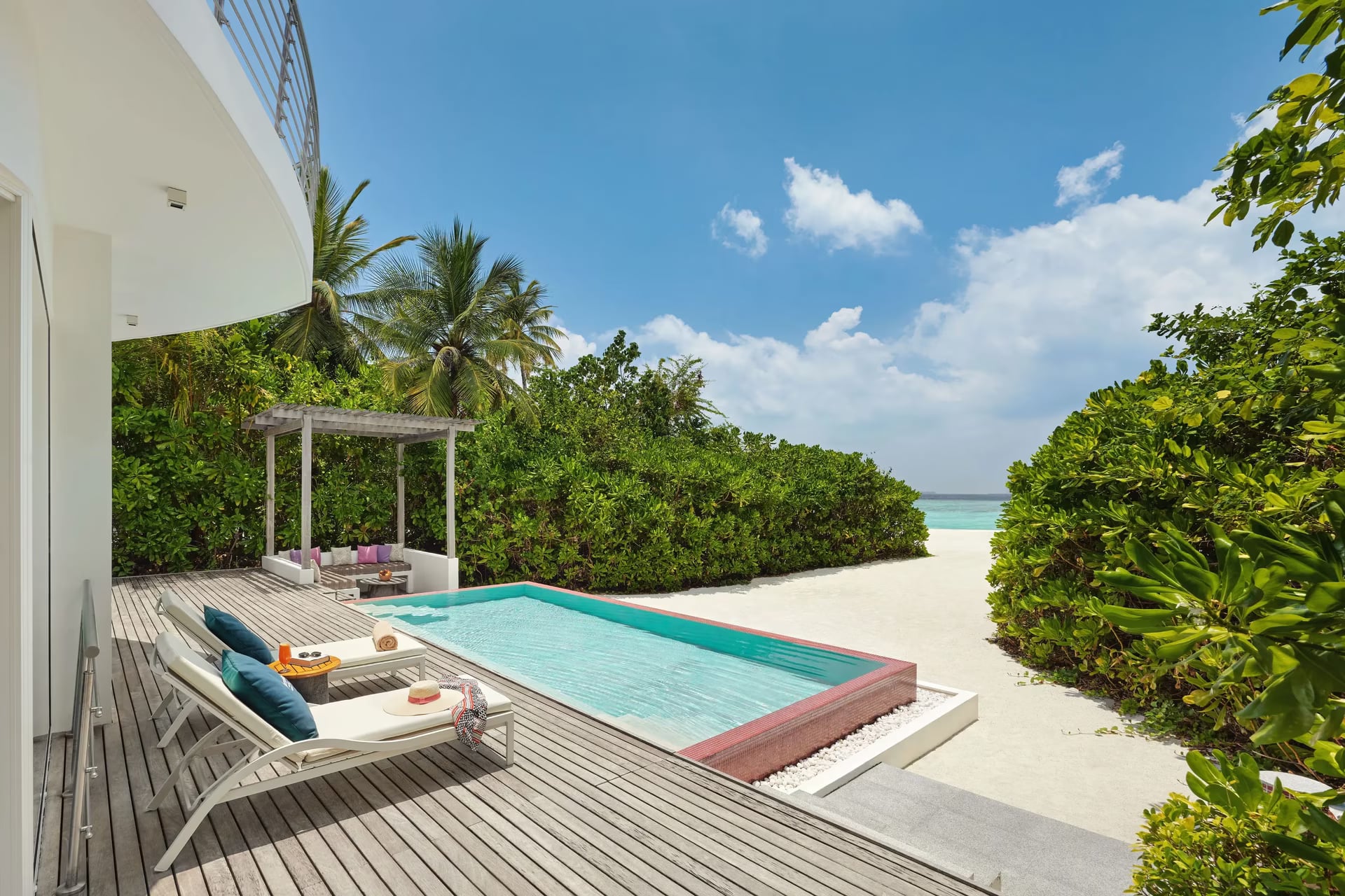 One Bedroom Beach Villa with Pool im Jumeirah Olhahali Island