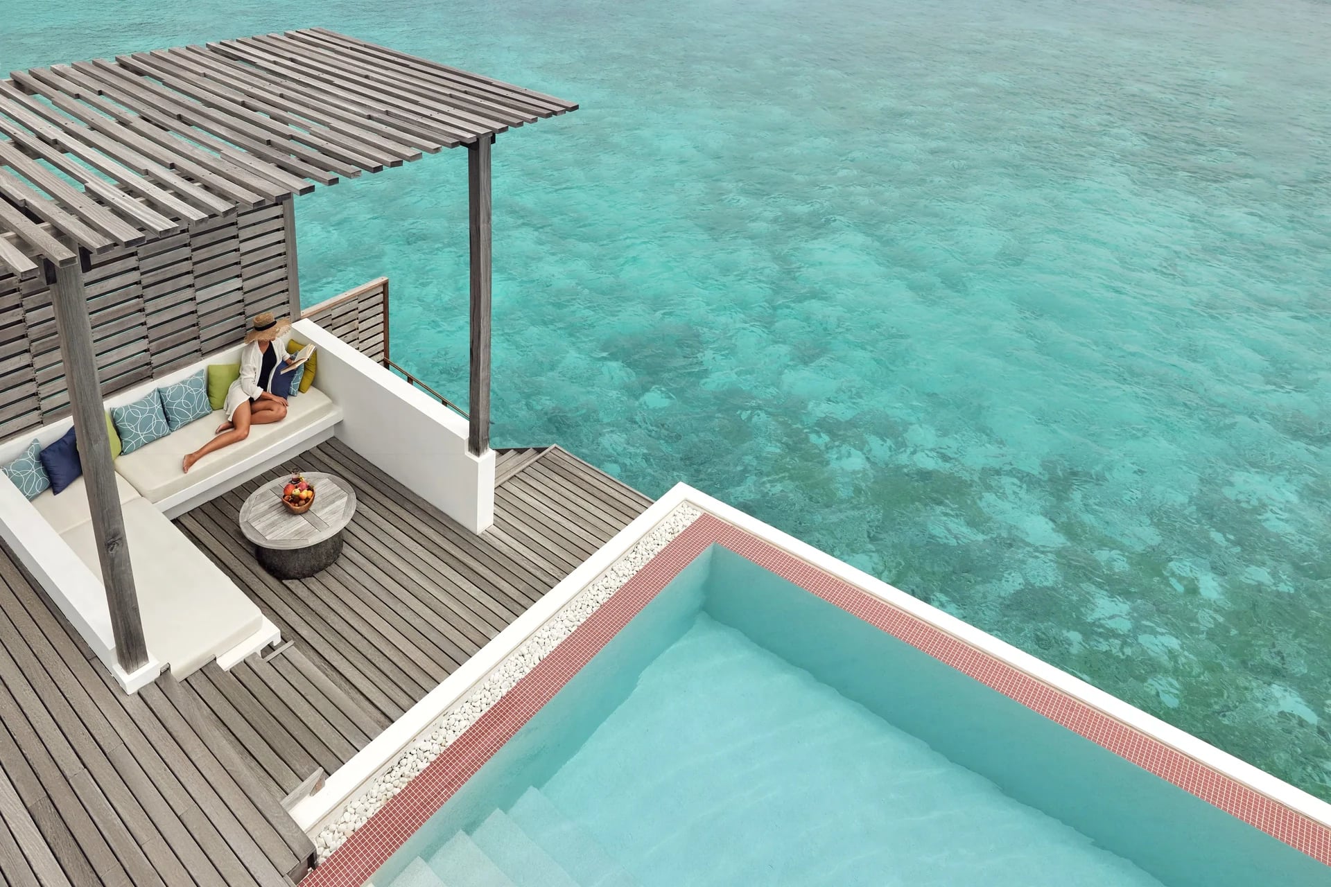 One Bedroom Water Villa with Pool auf Jumeirah Olhahali Island