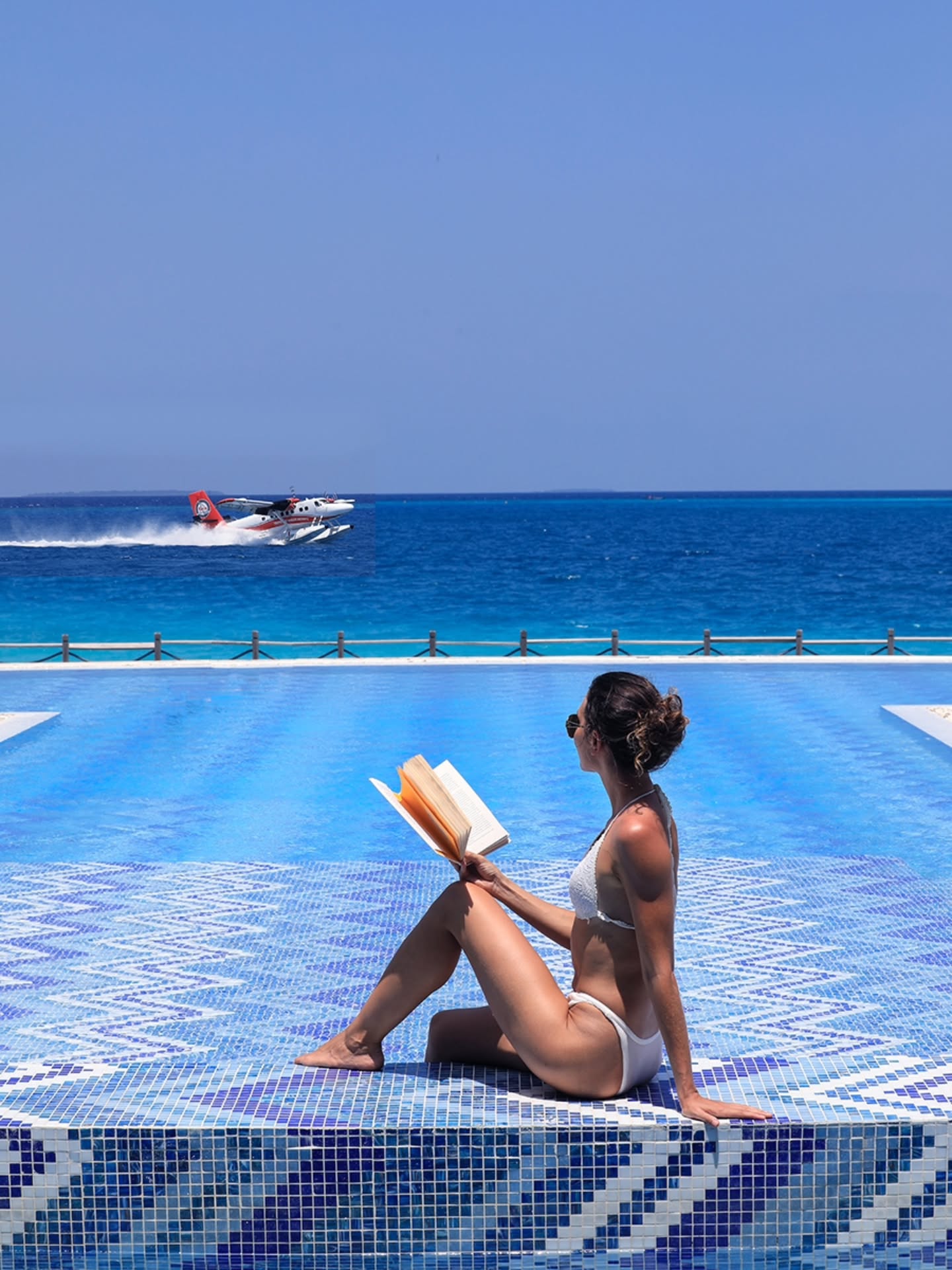 This is the horizon pool in JW Marriott Maldives Resort &Spa.

I shot this super model when I was staying in this resort.

@jwmmaldives @jwmarriotthotels 
#jwmarriottmaldives #jwmarriotthotels #jwmarr