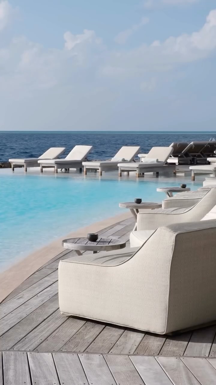 Slow mornings, endless blue, and moments that feel entirely your own at Kagi Maldives.

Your island. Your rhythm. Your story.

🎥 by ig @nika_afonina115

#kagimaldives #maldives #maldivesislands #isla
