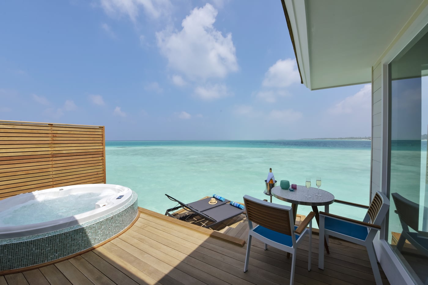 Honeymoon Aqua Pool Villa im Kandima Maldives