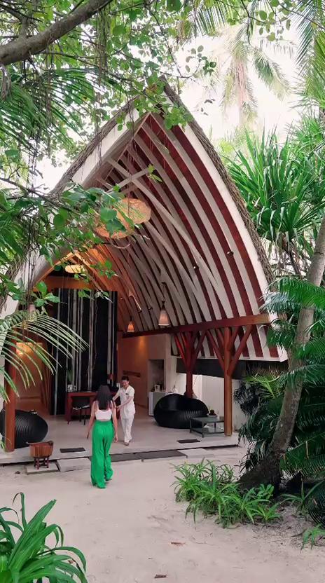 This Global Wellness Day, restore your balance at Varu Spa in Kandolhu Maldives — where tranquillity meets tropical bliss. 🌿✨

Inspired by the Dhivehi word “Varu,” meaning energy, our spa offers reju