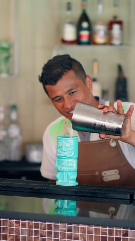 Crafted by Naveen at Vilu Bar, every cocktail is an invitation to slow down and savour island life.

#KandolhuMaldives #LuxuryResort