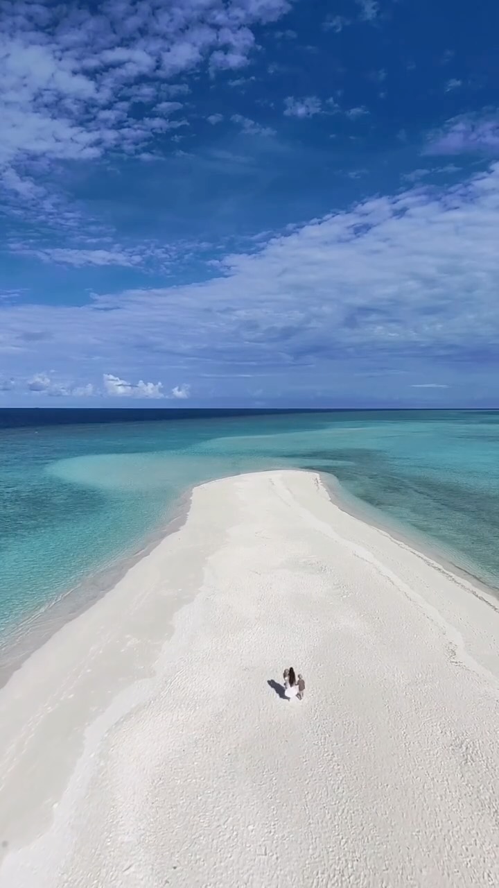 Anzeige• some places are unreal. Sandbank @nivakuramathimaldives . Speechless

#maledives #malediven #luxurytraveler #familytravels