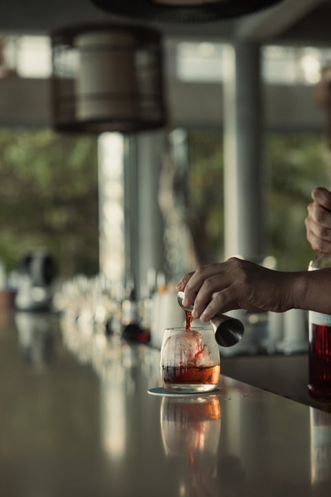 Foto von Niva Kuramathi Maldives vom 03. September 2026. Könnte ein Bild von einem Cocktail, einem Cocktailshaker und Text sein.