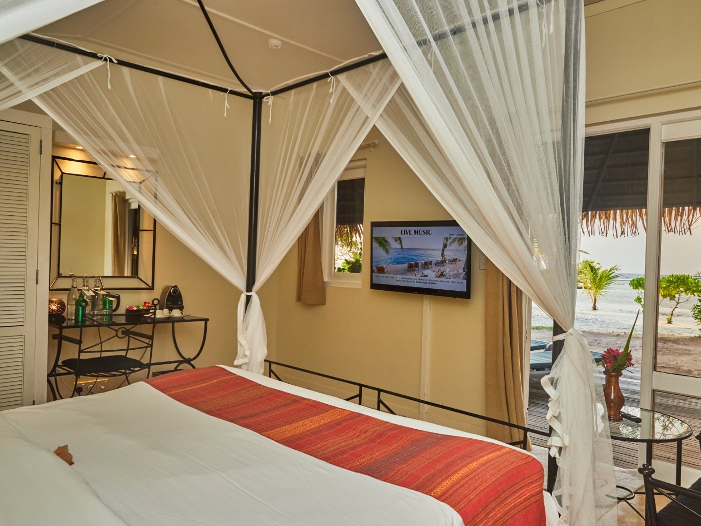 Premium Beach Bungalow im Kuredu Island Resort & Spa