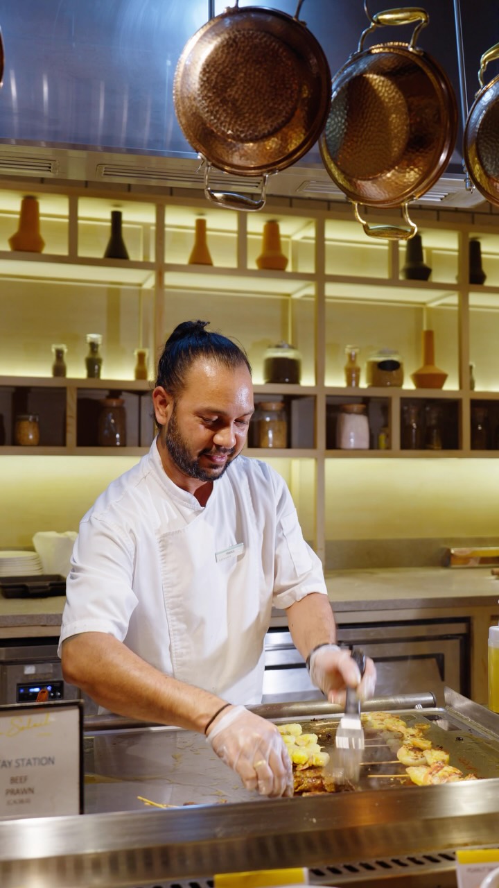 A culinary journey awaits at Turquoise, where every meal is a celebration of flavours from around the world.

From wide variety of breakfast to lunch and themed dinners.
With interactive live cooking 