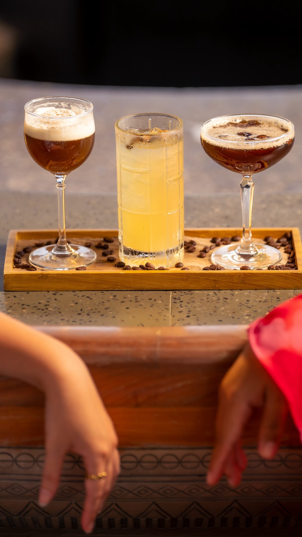 À l'occasion de la Journée nationale du café, voyagez du grain à la tasse avec le café illy à La Vie. ☕

Découvrez l'univers du café illy à travers une masterclass cocktail interactive célébrant l'art du café et de la mixolo