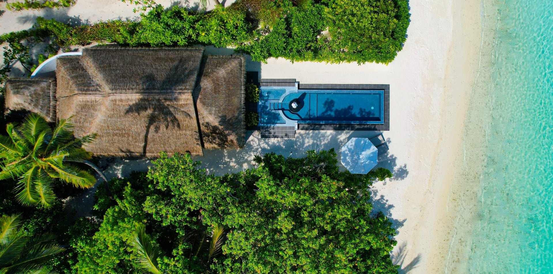Beachfront Infinity Pool Villa im LUX* South Ari Atoll