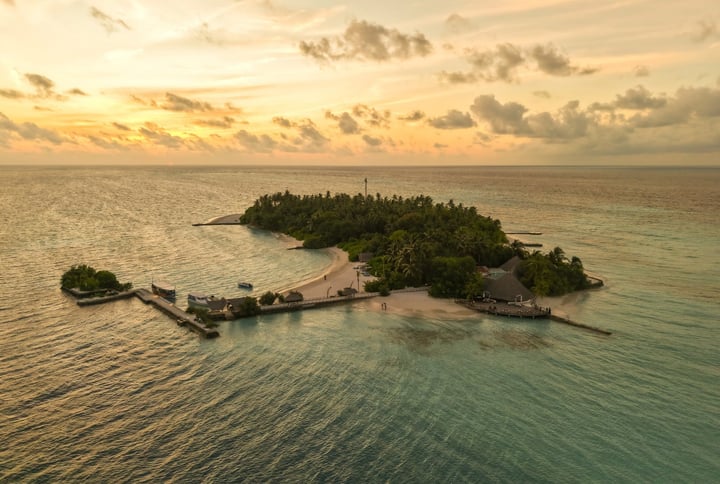 Photo by Makunudu Island on June 14, 2026. May be an image of twilight, ocean, horizon and text.