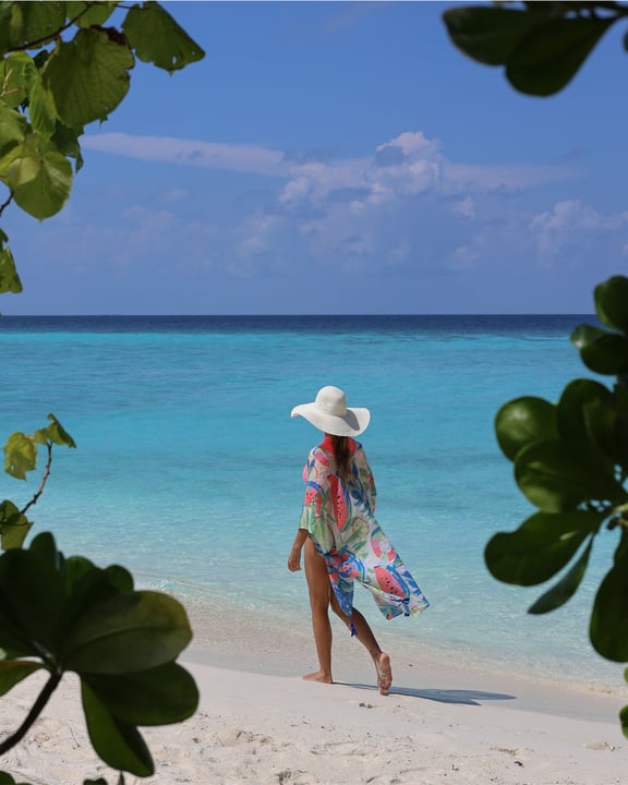 Less rush. Slow days. Just beautiful island life.
.
.
.
 #yourintimatehideaway #paradiseisland #IslandVibes #maldivesislands🇲🇻 #islandlife #unwind