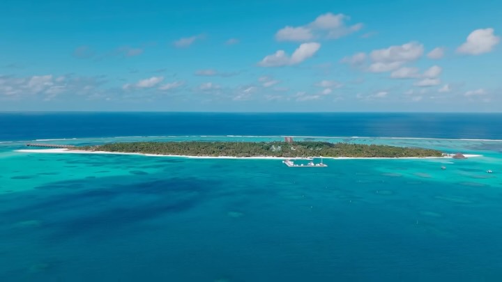 Hier, nous nous sommes réunis pour célébrer la beauté, la culture et l'esprit de la Journée nationale du tourisme des Maldives.
 
À nos îles, à notre peuple et aux expériences inoubliables que nous partageons 