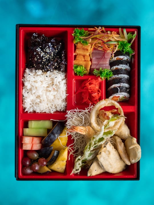 Photo by Mercure Maldives Kooddoo on August 12, 2026. May be an image of sashimi, rice, tuna, chopsticks and text.