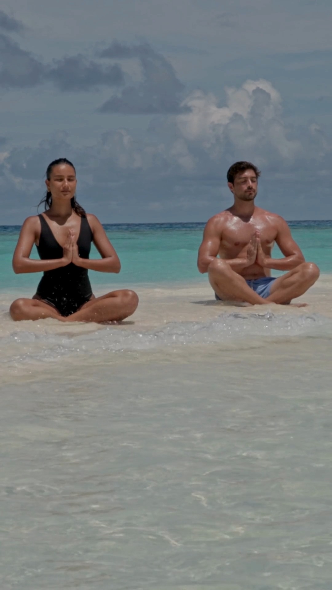 On our small island, wellbeing comes naturally. 

Holistic treatments are designed to restore balance, while mindful experiences encourage presence and ease.

Every experience is shaped around simplic