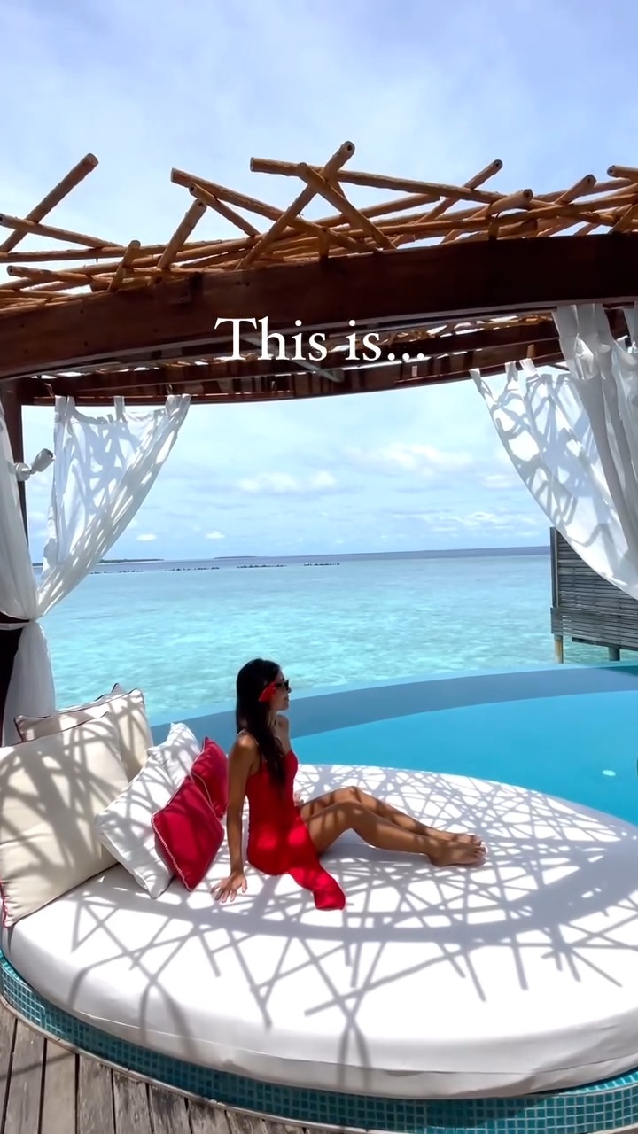 Turquoise water all around, the soft music of nature floating in the air and the simple joy of slipping into your private pool from your Water Villa. 

This is what Milaidhoo is for.

#Milaidhoo #Mila
