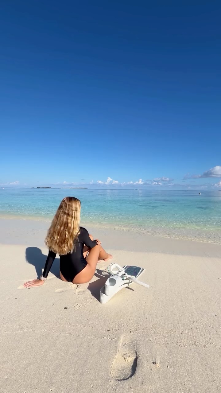 Une journée passée à Milaidhoo, du petit-déjeuner sur la plage aux raies Manta de la baie de Hanifaru ✨

Séjour organisé avec @milaidhoo 🤍

#maldives #manta #oceangirl #underwaterphotography #ocean