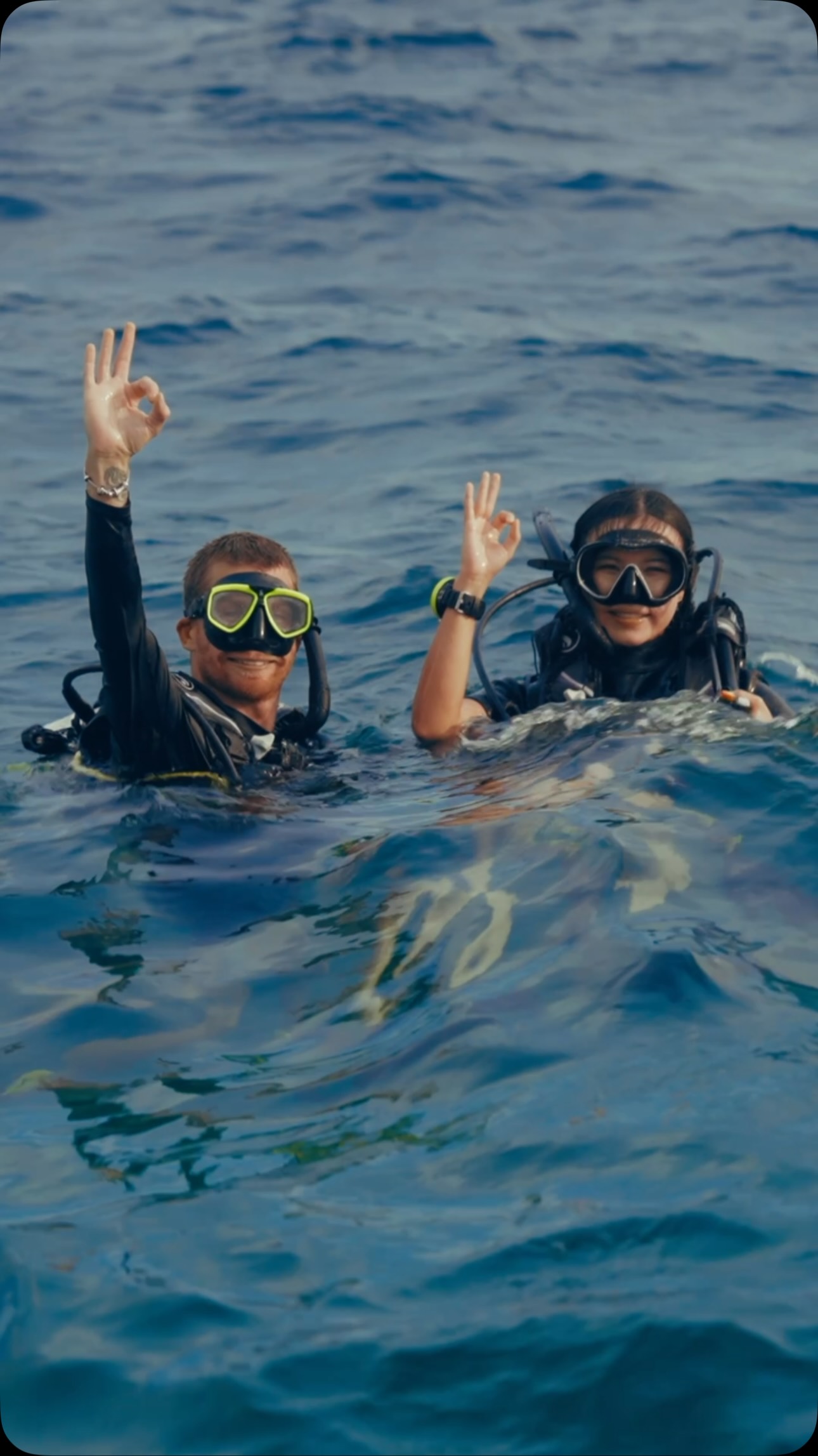 Von Anfängern bis zu erfahrenen Entdeckern — jedes Unterwasserabenteuer im Kuredhivaru ist voller Momente, die Sie nie vergessen werden.

#Maldives #Ennismore #Kuredhivaru