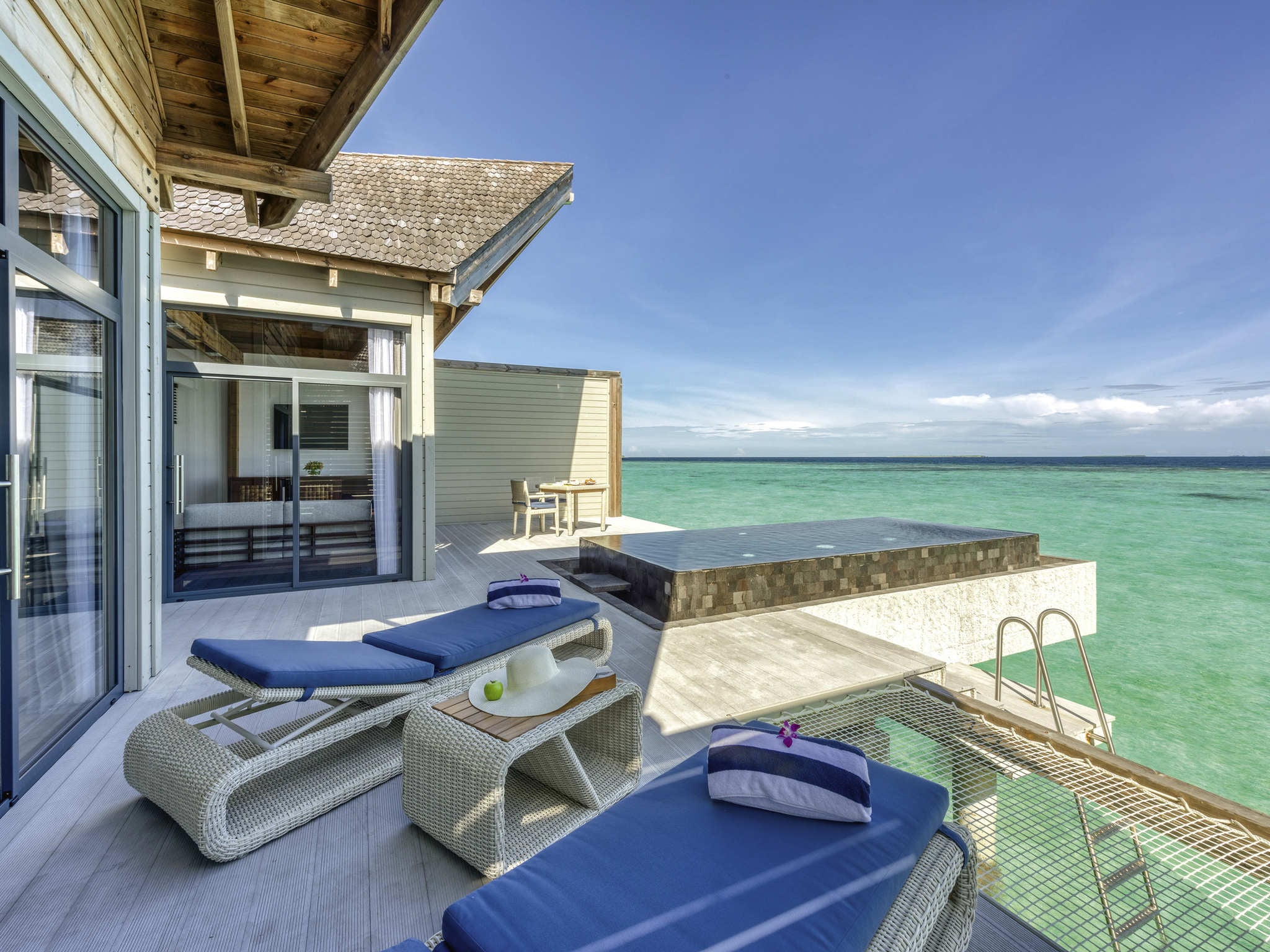Overwater Pool Villa Ocean im Kuredhivaru Resort and Spa