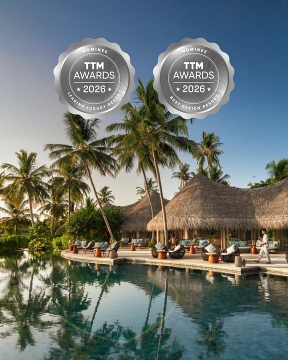 Foto von The Nautilus Maldives vom 20. Juni 2026. Könnte ein Bild von Magazin, Strand, Cabana und Text sein, der besagt: „NOMINEE NOMINEE TTM AWARDS TTM AWARDS * 2026 LEADING LUXUR E * 2026 BESTESORY ိထ. تست