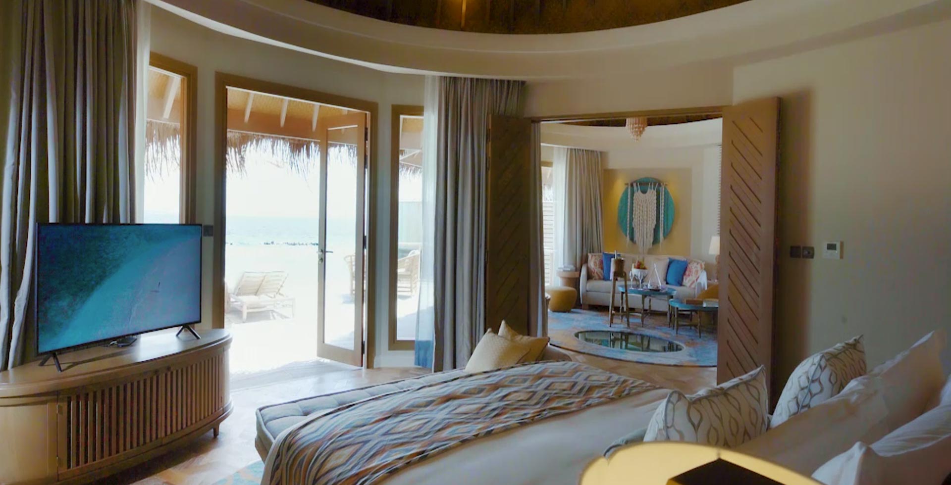 Ocean House über Wasser mit privatem Pool