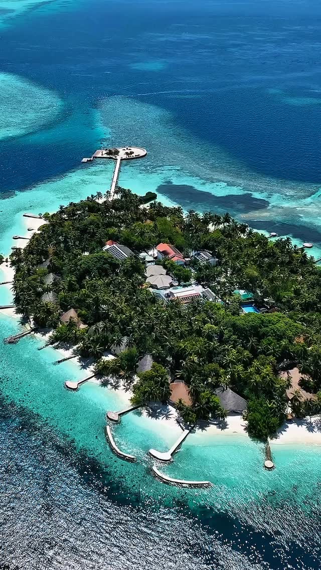 Aperto nel 1983, lo storico Nika Island Resort ospita un unico museo sotterraneo che conserva reperti e storie della cultura tradizionale maldiviana. Il team sul campo di MAHS Maldive è stato invitato al 