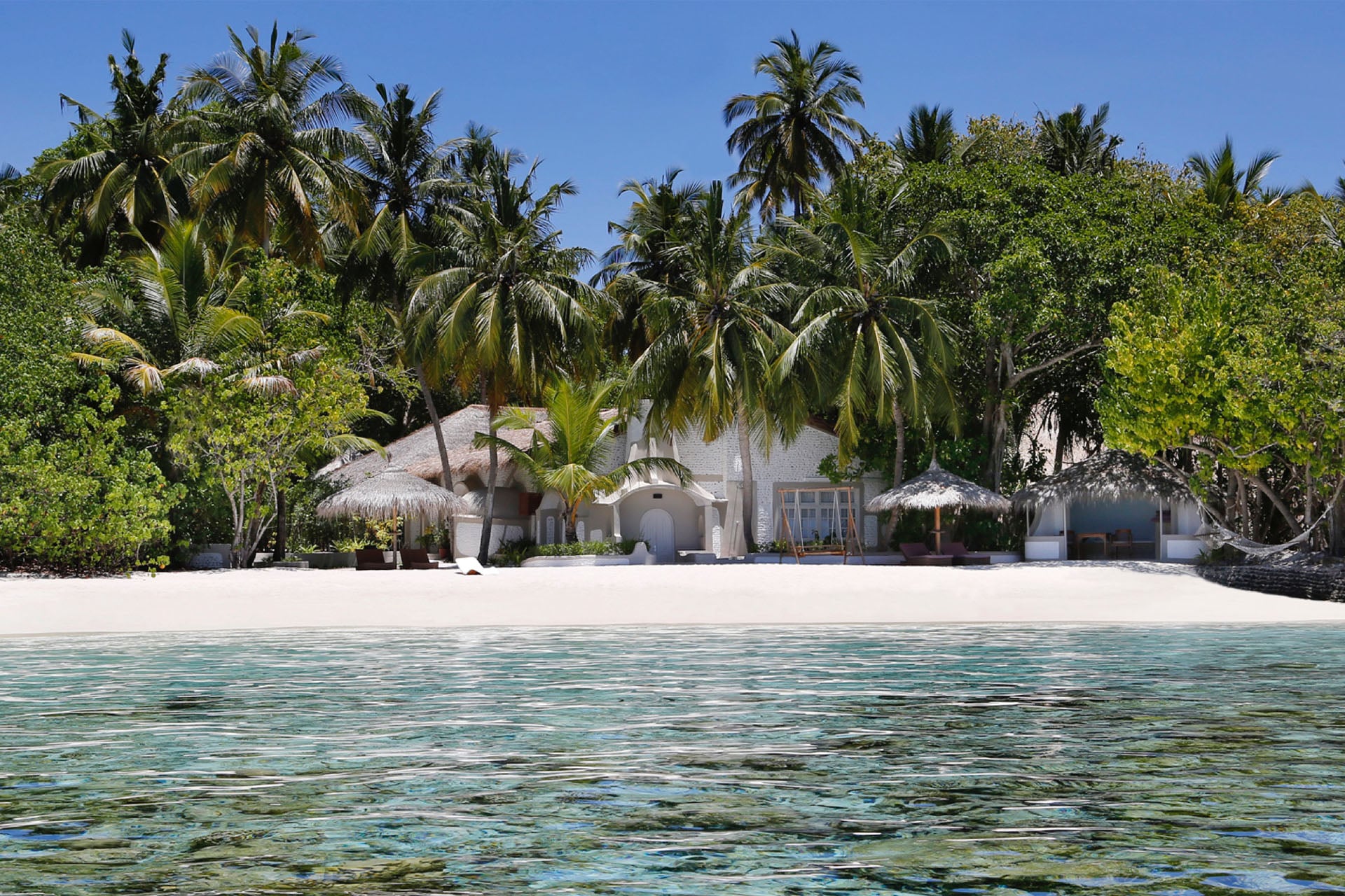 Der Küstenabschnitt der Sultan Suite auf Nika Island, der größte private Strand der Insel