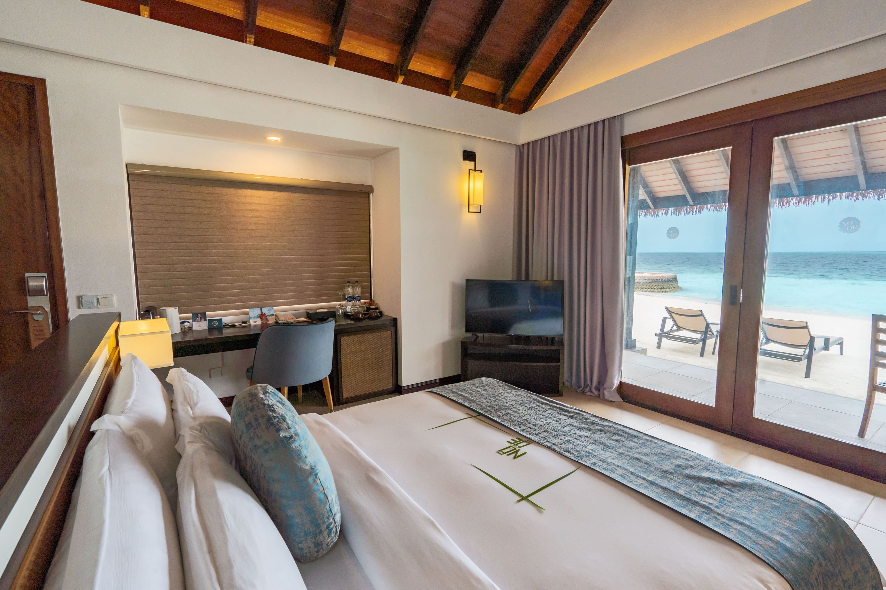 Beach Villa im NOOE Maldives Kunaavashi