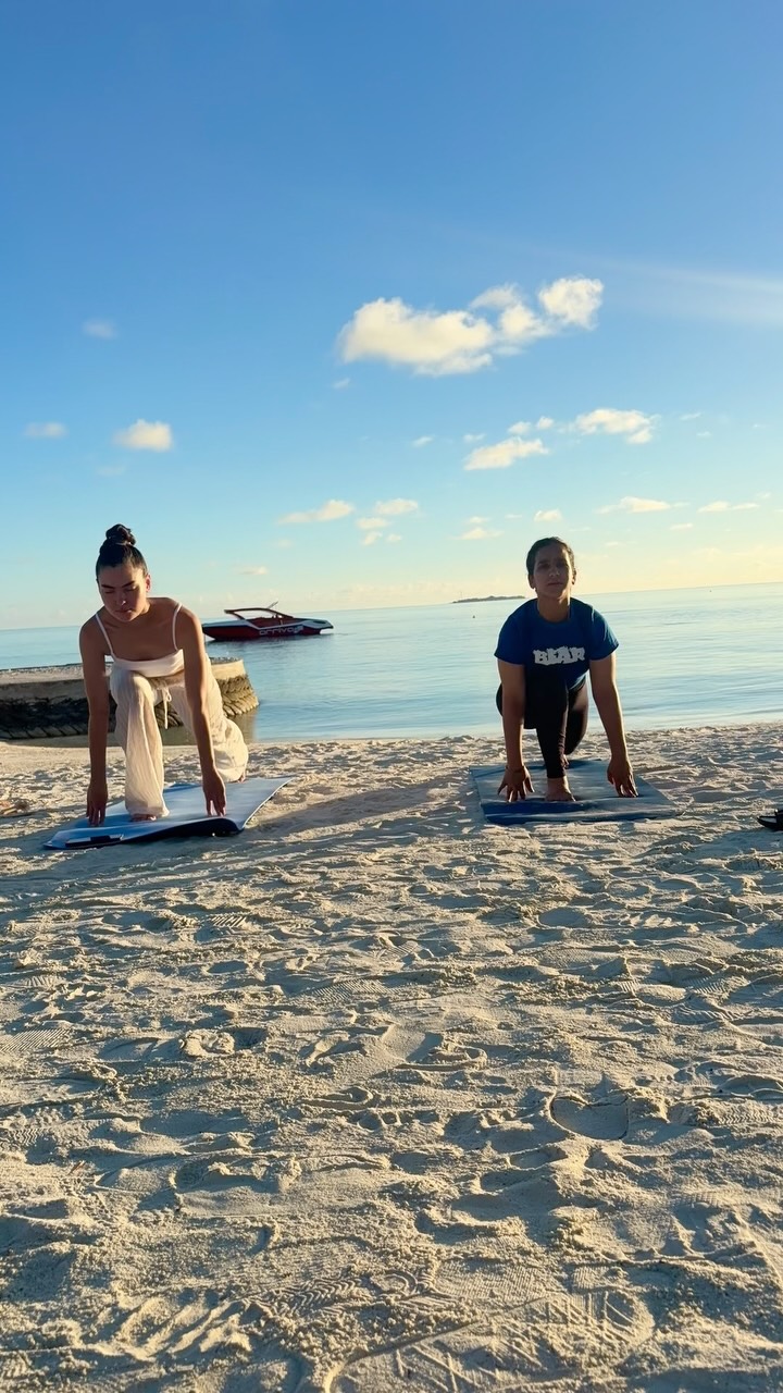 YOGA 🧘‍♀️

( yoga sur la plage, yogalife, pratique du yoga, yoga quotidien, vie saine )
#yoga #yogalife #yogapractice #beachyoga #happyhealthylife