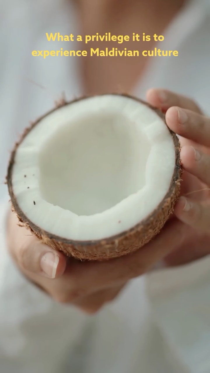 At Nova, the spirit of the Maldives lives in every detail. On Friday evenings, Holhuashi invites you to immerse yourself in island traditions beneath the banyan trees, where drums, stories, and local 