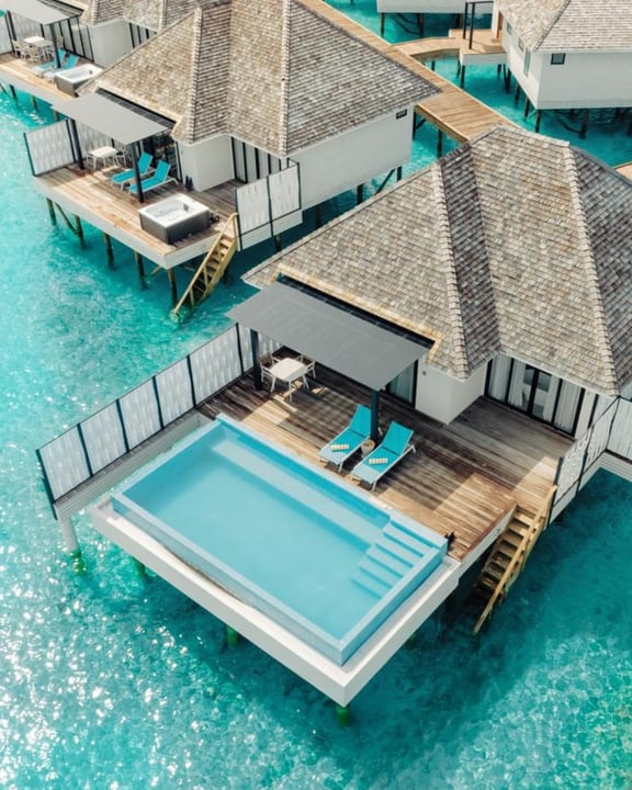 Foto von Nova Maldives vom 05. September 2026. Könnte ein Bild von einem Pool und Text sein.