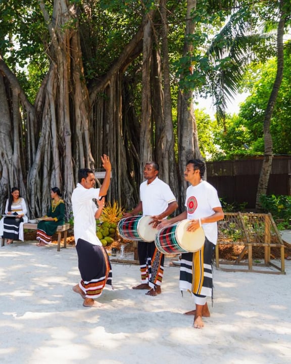 Holhuashi⁠
/ho-lhu-ash-i/⁠
⁠
A traditional Maldivian gathering place where people come together to share stories, preserve local customs, and celebrate the cultural heritage of the islands.⁠
⁠
#NovaMa