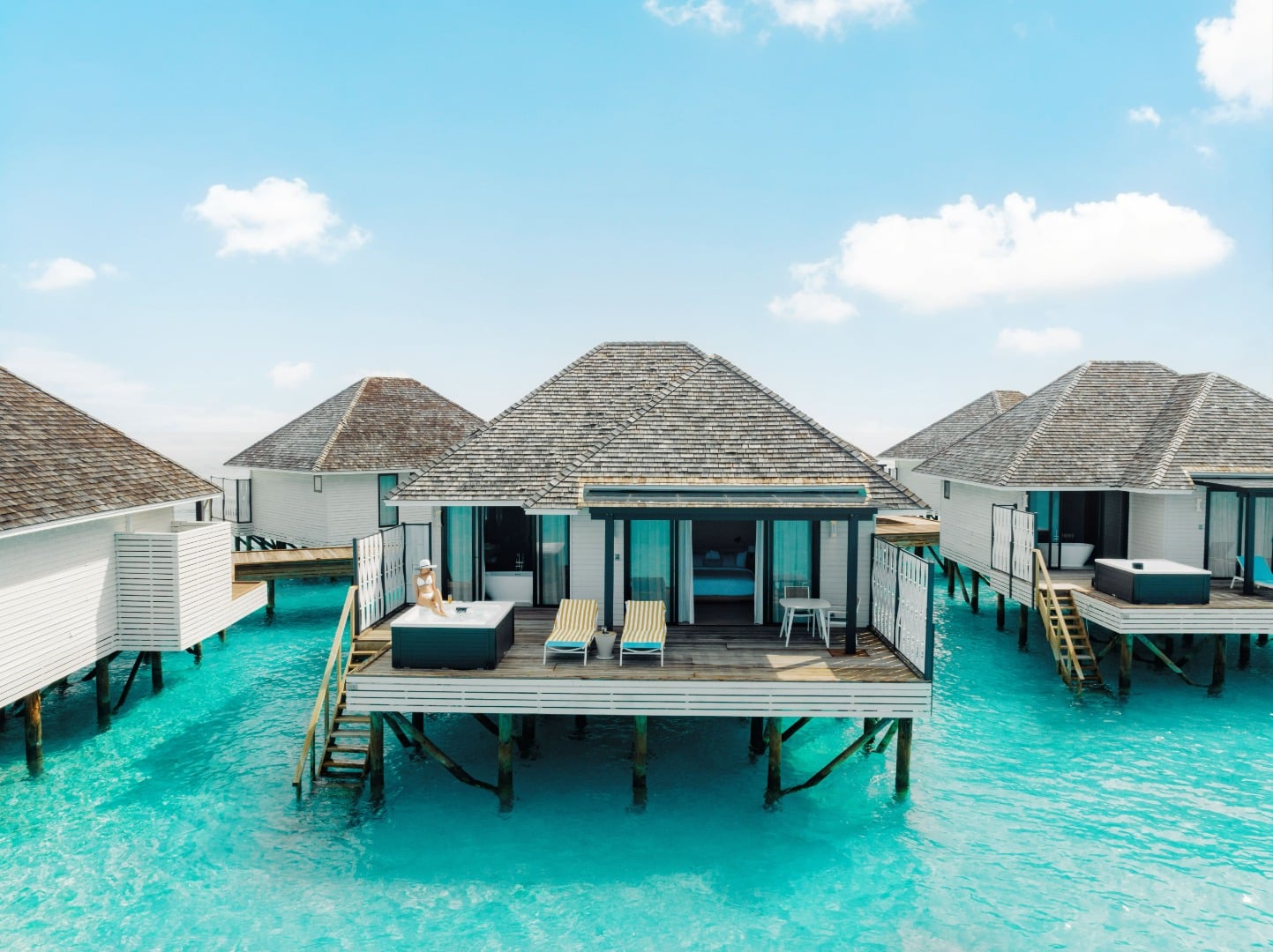 Water Villa mit Jacuzzi im Nova Maldives