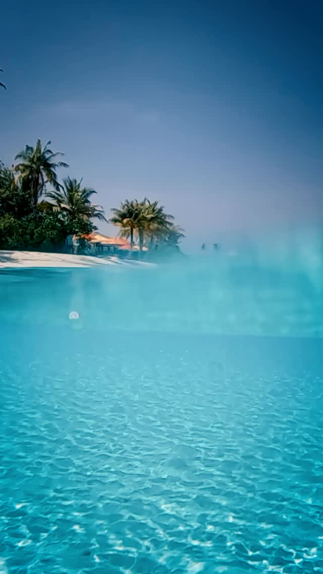 From shore to sea, and somewhere in between.

A quiet moment to pause, to breathe, to just be.
#aanlheoa #oagaartresort #maldives #maldivesislands #oceantherapy