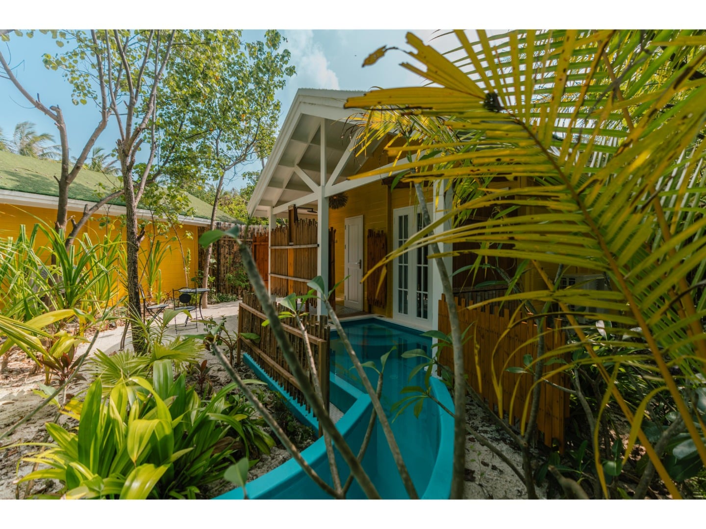 Veyoge Gallery Pool Villa Exterior at Oaga Art Resort