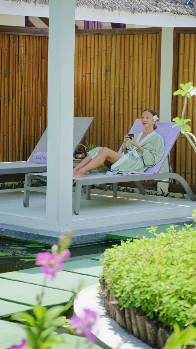 Ihre Wellness-Reise endet nicht mit der Behandlung.

Entspannen Sie sich in unserem ruhigen Ruhebereich im ELE|NA Ayur im @helengelimaldives, wo jeder Moment darauf ausgelegt ist, Sie zu erholen, wieder mit sich selbst in Verbindung zu bringen und einfach loszul