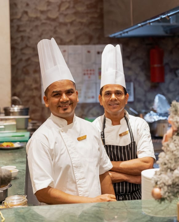Here’s to the ones who make every moment feel effortless.⁠
⁠
Today, we celebrate the smiles behind the scenes and the energy that brings Ailafushi to life.⁠
⁠
#AilafushiMaldives #ColoursofOBLU⁠ #Magic