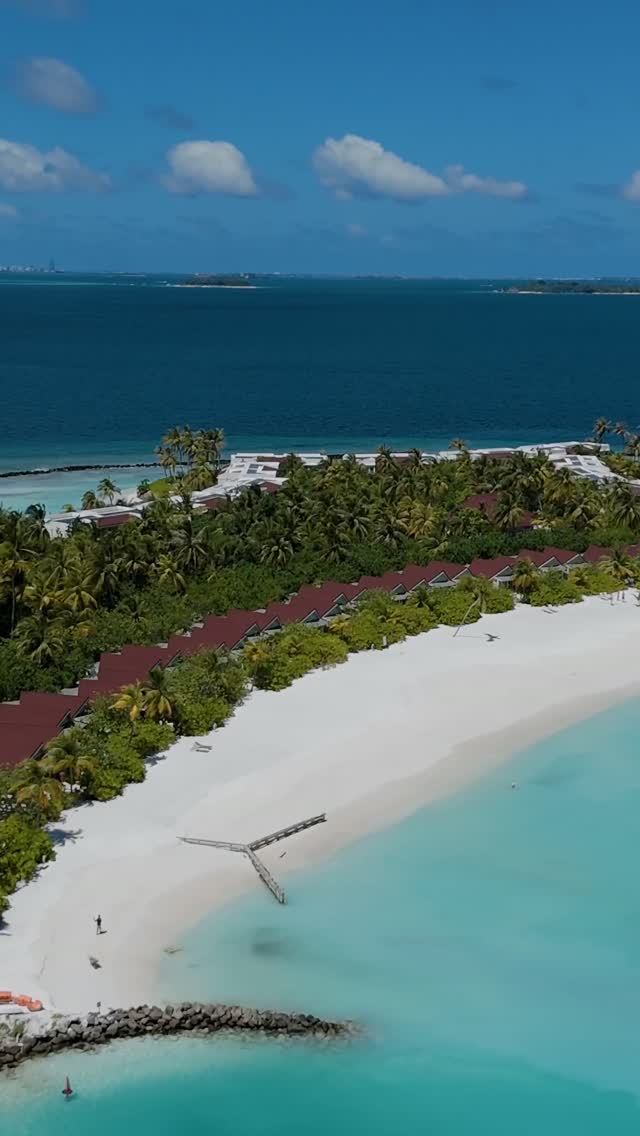 Dalle mattine in laguna alle serate tra cocktail, OBLU XPERIENCE Ailafushi racchiude tutto ciò di cui hai bisogno per una fuga sull'isola senza pensieri, dai ristoranti vivaci alle water villas, fino alle esperienze 