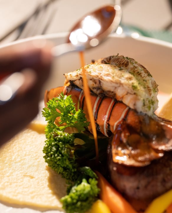 Good food is about more than what’s on the plate. From herb-crusted lamb to buttery lobster, every dish is prepared with care and best enjoyed with good company. Experience fine dining in the Maldives