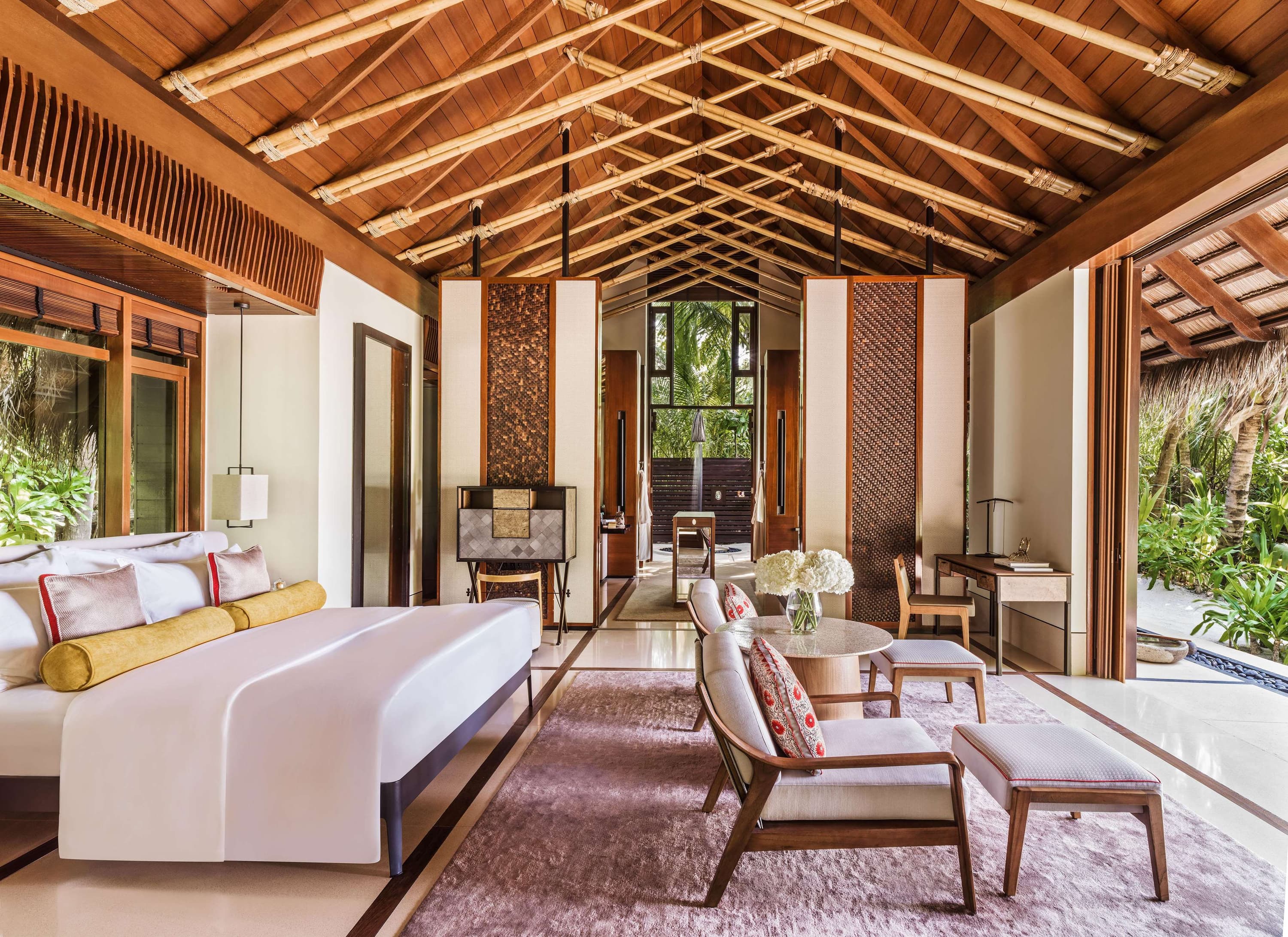 Pool der Beach Villa im One&Only Reethi Rah