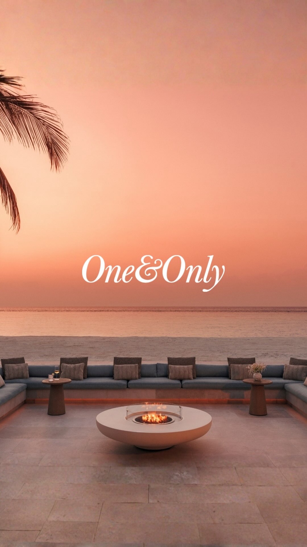 Set across one of the Maldives’ most expansive private islands, One&Only Reethi Rah unfolds in endless shades of blue and white sand.
An island experience defined by space, stillness, and effortless r