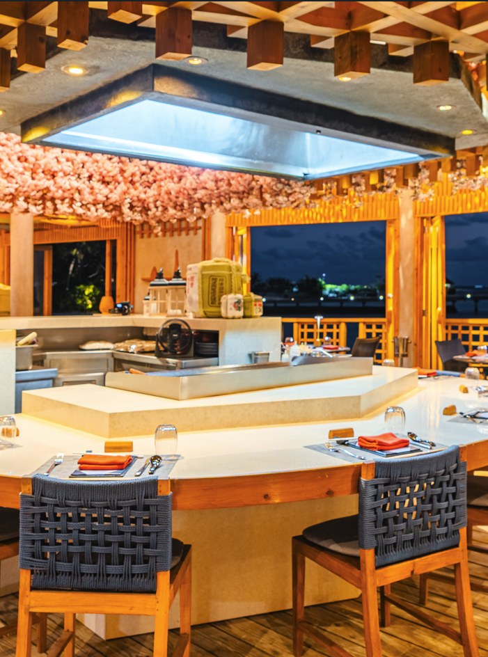 Una serata di sapori giapponesi, proprio davanti ai tuoi occhi. ✨🥢
Vivi l'arte del Teppanyaki al KOTO, dove chef esperti danno vita alla griglia con sapori deliziosi, ingredienti freschi e un tocco di