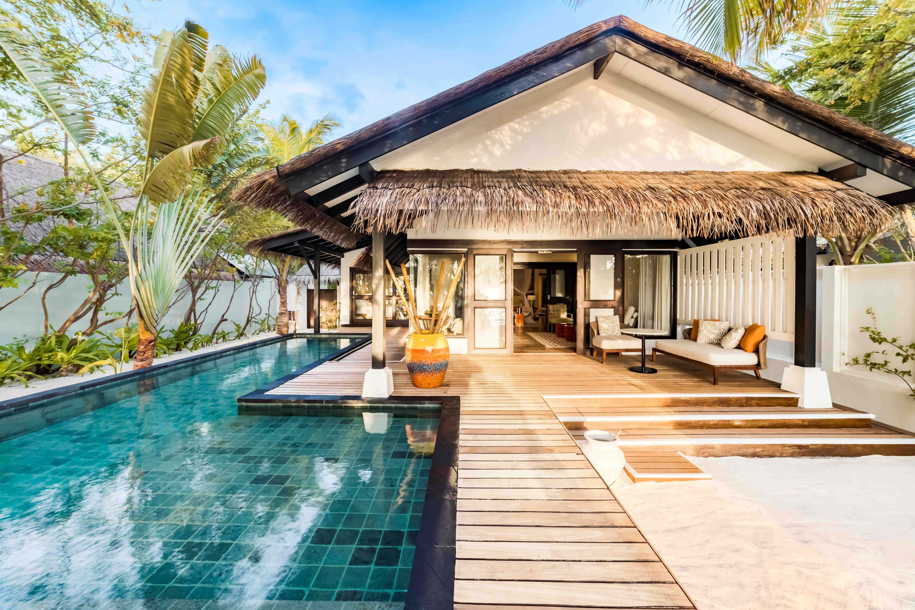 Earth Pool Pavilion im OZEN LIFE MAADHOO