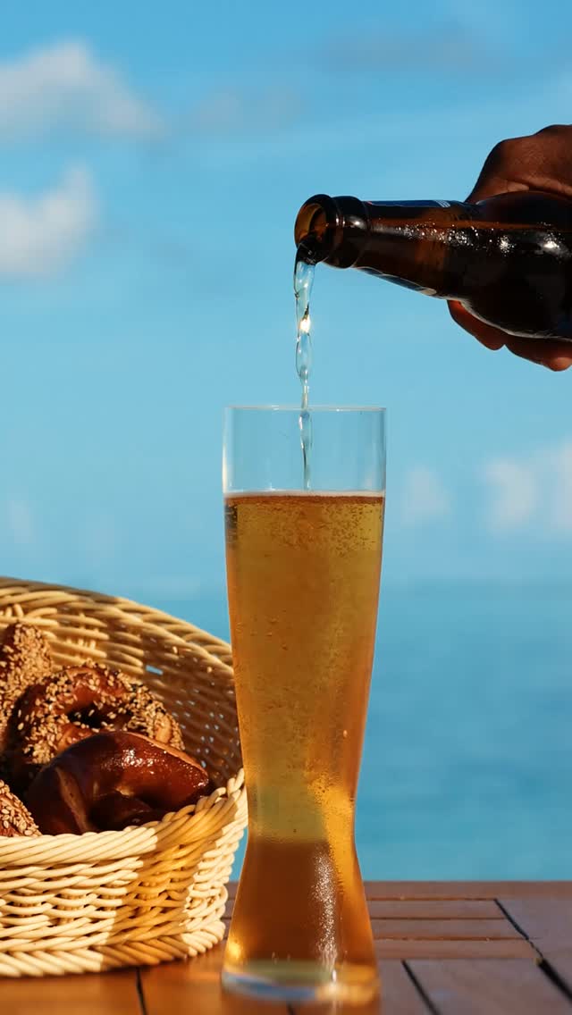 Bienvenue en octobre. À la santé du festival préféré du monde entier, depuis OZEN LIFE MAADHOO 🍻✨⁠
⁠
⁠
#RefinedElegance⁠
#TheOzenCollection⁠
#OzenLifeMaadhoo⁠